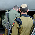 נעזרים באוטובוסים צילום: ירון ברנר