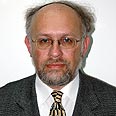 פרופ' כהן. עורך המחקר 