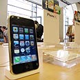 iPhone. לא לרוץ לחנויות צילום: ניב ליליאן