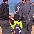 עימותים על החוף צילום: רויטרס