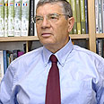 אבנר שלו. "נסייע ככל שניתן" 