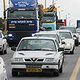 משאיות בכביש - מטרד תעבורתי צילום: ניב קלדרון