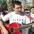 הזמר של לחם. ינגן לביבי? צילום: שי רוזנצוויג