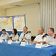 תדרוך לתקשורת בקריה. "קצת איבדנו את זה" צילום: אלי אלגרט