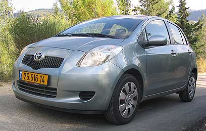 YARIS-(4)_wa.jpg