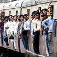 רכבת מומביי בומביי הודו הודים (צילום: רויטרס)