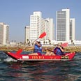 "הזדהות עם העמיתים החותרים בצפון". מקיאקים צילום: יגאל צור