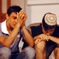 אבלים בבית המשפחה צילום: אבי רוקח