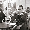 קחו מחברת וצאו לבית קפה. צילום: גטי אימג' בנק