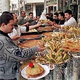 מכירת דברי מתיקה לקראת החג