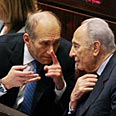 אולמרט ופרס. בחירות גלויות צילום: רויטרס