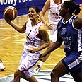 לירון כהן ויסלה קראקוב (צילום: FIBA Europe )