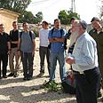 הרב דרוקמן והמתגייסים הבוקר צילום: דביר דותן