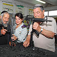 הורים שכולים מתנדבים בסים מחנה נתן בבאר שבע משה טרבלסי יהושוע עטיה  אליהו עסיס (צילום: הרצל יוסף)