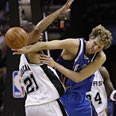 דירק נוביצקי דאלאס טים דאנקן סן אנטוניו NBA (צילום: AP)