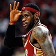 לברון ג'יימס קליבלנד NBA (צילום: AFP)