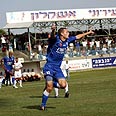 עמרי עומרי רון הפועל אשקלון (צילום: רועי עידן)