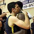 גיא קנטור אדריאן אוטר מ.כ. הבקעה (צילום: רועי עידן)