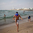 חוף ים תל אביב (צילום: AP)