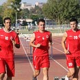 הפועל תל אביב וואליד באדיר דני בונדר  (צילום: אורן אהרוני)
