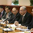 ישיבת ממשלה בנימין נתניהו גדעון סער סילבם שלום דן מרידור (צילום: גיל יוחנן)