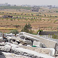 עופרת יצוקה דגל לבן בית אבו חג'אג' מהעיירה ג'וחר א-דיכ עזה (צילום: מוחמד סבאח, בצלם)