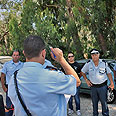 תדרוך משטרה בעניין ניר גור מדריך הישרדות חיפושים (צילום: שי וקנין )
