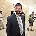 יואב ללום מגיש עתירה עמנואל (צילום: נועם מושקוביץ)