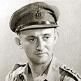 א. הרופא רודי במדי הצבא הבריטי, אוקטובר 1944 