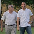 לואיס פרננדס אבי נמני מכבי תל אביב  (צילום: אלי אלגרט)