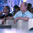 ראש ממשלת רוסיה ולדימיר פוטין ז'אן קלוד ואן דאם (צילום: AFP)