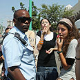 קרן פרלמן אשתו של חיים פרלמן חברים של דוד סיטבון הפגנה מחוץ ל בית משפט מחוזי פתח תקוה וובוזלה (צילום: עופר עמרם)