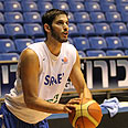 עומרי כספי נבחרת ישראל (צילום: עוז מועלם)