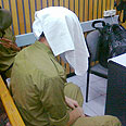 אחד החיילים שהצטלמו עם פלסטינים כפותים צילום: יואב זיתון