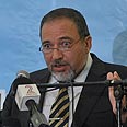 ליברמן, הערב. אבו מאזן מקסימום יאיים צילום: גיא אסיאג