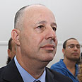 צחי הנגבי מגיע ל בית משפט שלום ירושלים טיעונים ל עונש (צילום: אוהד צויגנברג)