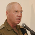 יואב גלנט נפרד מראשי הרשויות ב דרום (צילום: אליעד לוי)