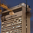 שריפה מגדל שלום תל אביב (צילום: שחר פרידמן)
