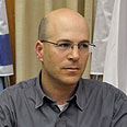 מימין בועז גולדנברג יו"ר ארגון פרקליטי המדינה עופר עיני יו"ר הסתדרות דיון על שביתת פרקליטים (צילום: ירון ברנר)
