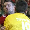 עידן מימון מכבי ראשון לציון כדוריד הפועל ראשון לציון  (צילום: דרור עינב)