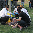 בית"ר ירושלים אוהדים שוטרים (צילום: ראובן שוורץ)