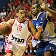 יוגב אוחיון הפועל ירושלים רואן (צילום: עוז מועלם)