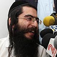 אליאור חן מחייך בבית המשפט צילום: גיל יוחנן
