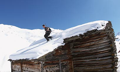לגלוש מגג הבית. בקתת סקי (צילום: APT Livigno. Enzo Bevilacqua)