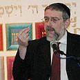מלכיאור. ליצור פסיפס שיאחה את הקרעים צילום: דב גרובגלד