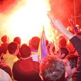 אוהדי מכבי תל אביב פיצוץ אימון  (צילום: עוז מועלם)