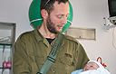נתנאל אלישיב ובתו (צילום: נועה אלישיב)