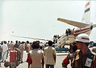 יעל נפרדה בארוחת גורמה, ועלתה על המשאית. פינוי אופירה (צילום רפרודוקציה: נועם מושקוביץ)