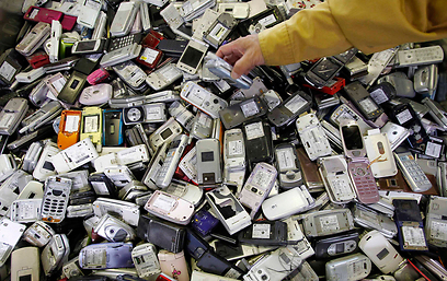 פסולת אלקטרונית. המכשירים ימוחזרו במקום לזהם (צילום: רויטרס)