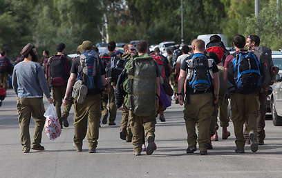 חיילי מילואים בדרום (צילום: אוהד צויגנברג)
